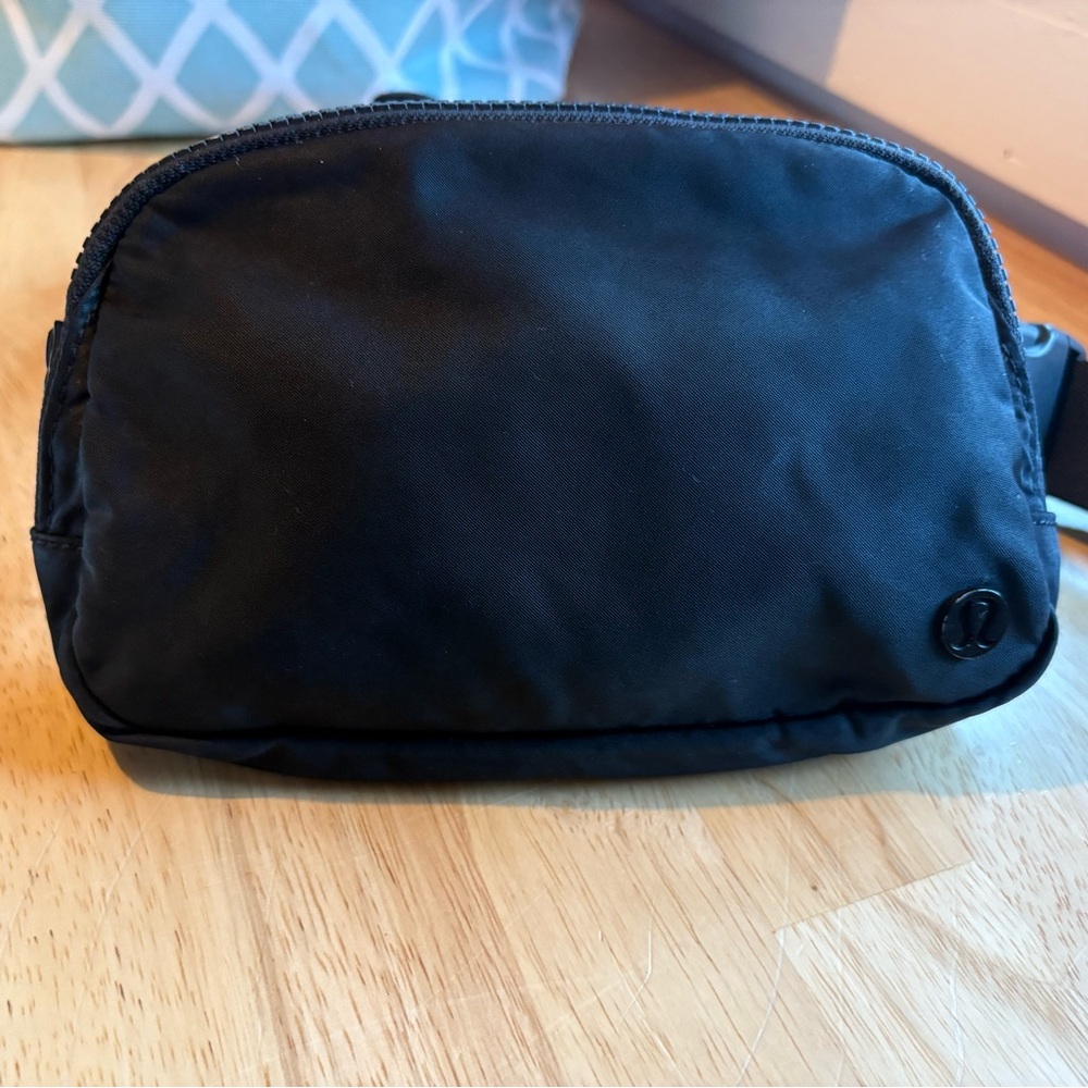 Lululemon Everywhere Belt Bag